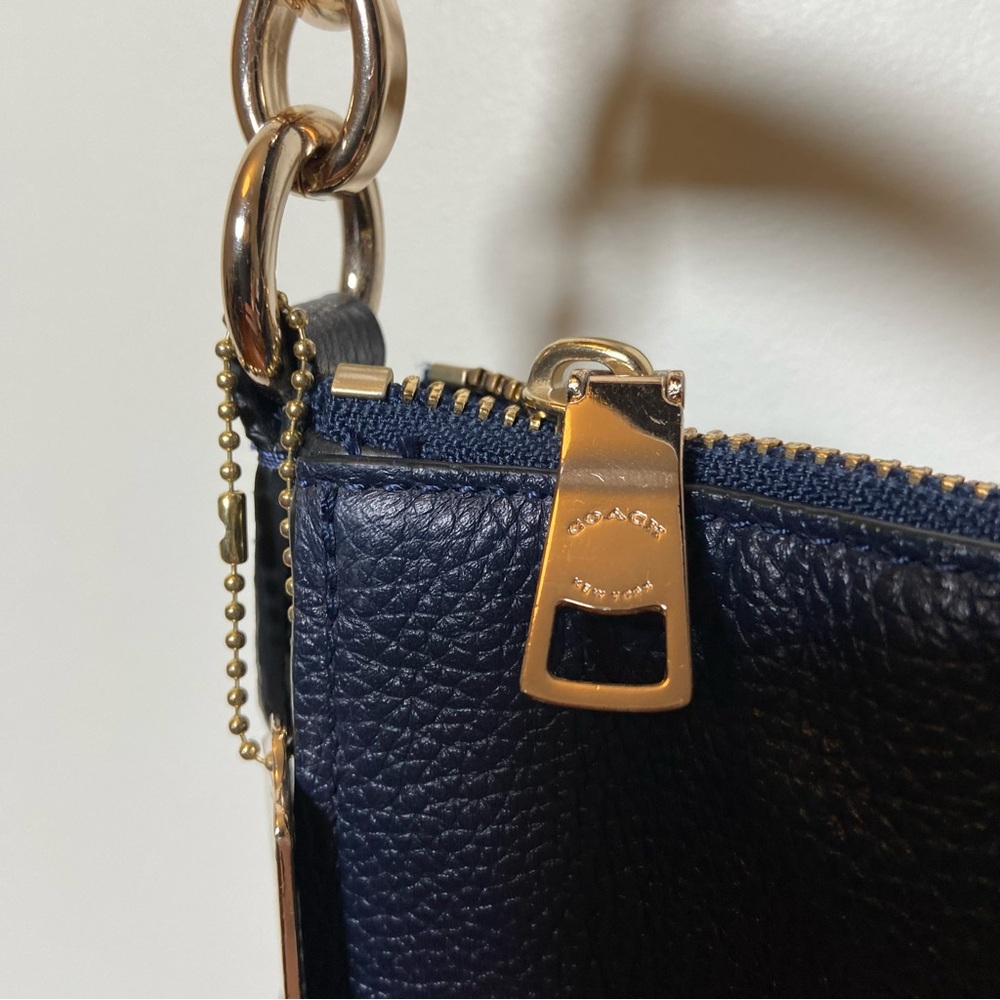 Coach Turnlock Hobo Bag Pebbled Leather - Picture 7 of 8